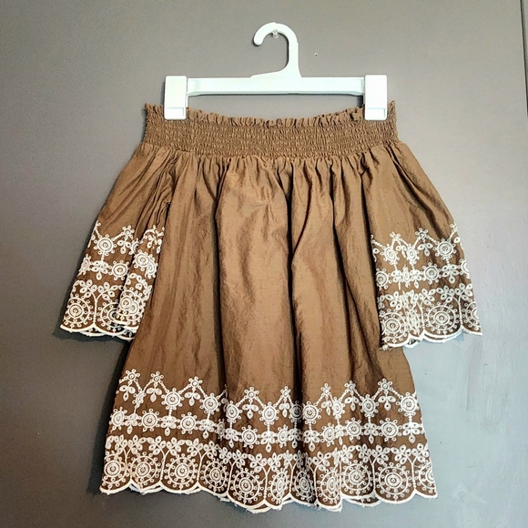 Abercrombie and fitch olive green off the shoulder eyelet detail top size xs - Picture 5 of 7